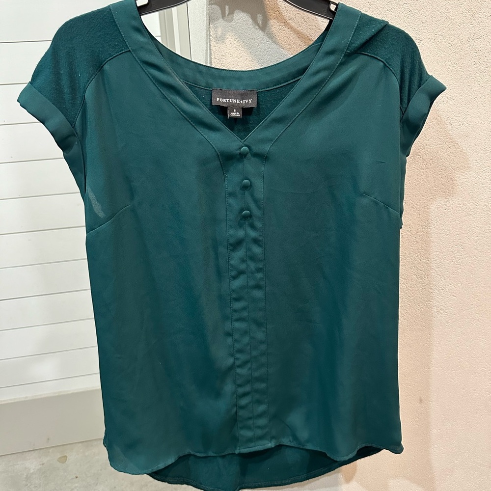 Women's Green Top